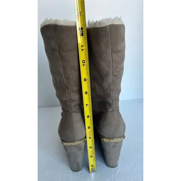 Juicy Couture Taupe Faux Suede Sherpa Lined Side Zip Wedge Heel Mid Calf Boots 8 - Picture 6 of 11